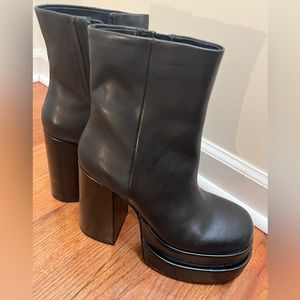 Steve Madden Cobra size 8